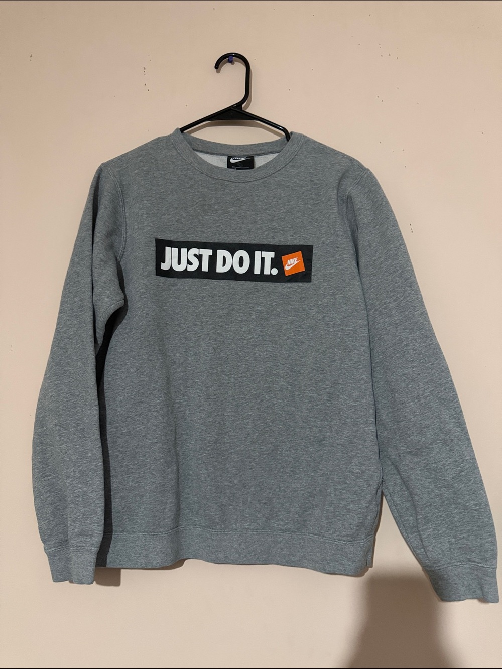 Nike Gray Crewneck Sweatshirt with 'Just Do It.' Logo and Orange Tag